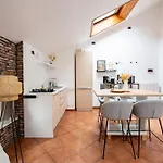 Modern & Minimalist Flat -4people- Fully Equipped