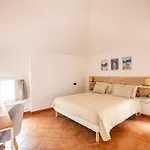Modern & Minimalist Flat -4people- Fully Equipped Como