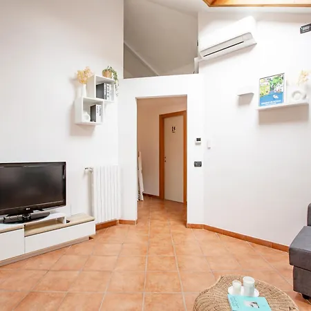 Modern & Minimalist Flat -4people- Fully Equipped Daire Como