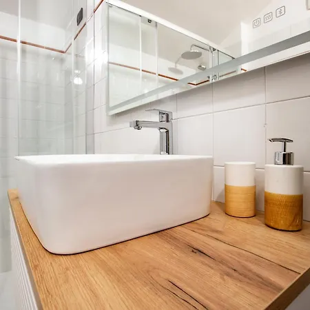 Apartman Modern & Minimalist Flat -4people- Fully Equipped *