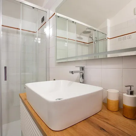 아파트 Modern & Minimalist Flat -4people- Fully Equipped *