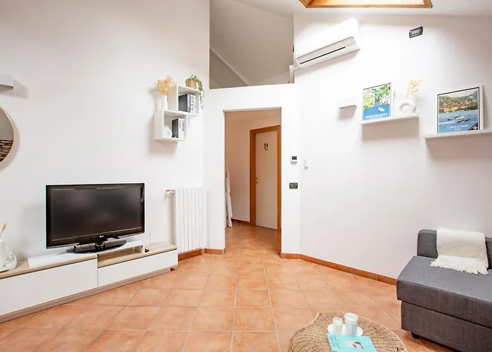 Modern & Minimalist Flat -4people- Fully Equipped Apartmán Como